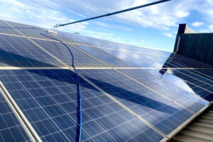 Servicio de limpieza de placas solares en Valencia