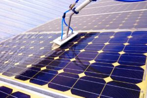 Servicio de limpieza de placas solares en Valencia